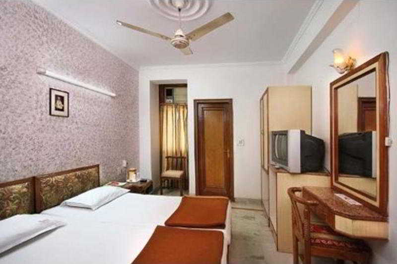 FabHotel Le Heritage Delhi  Buitenkant foto